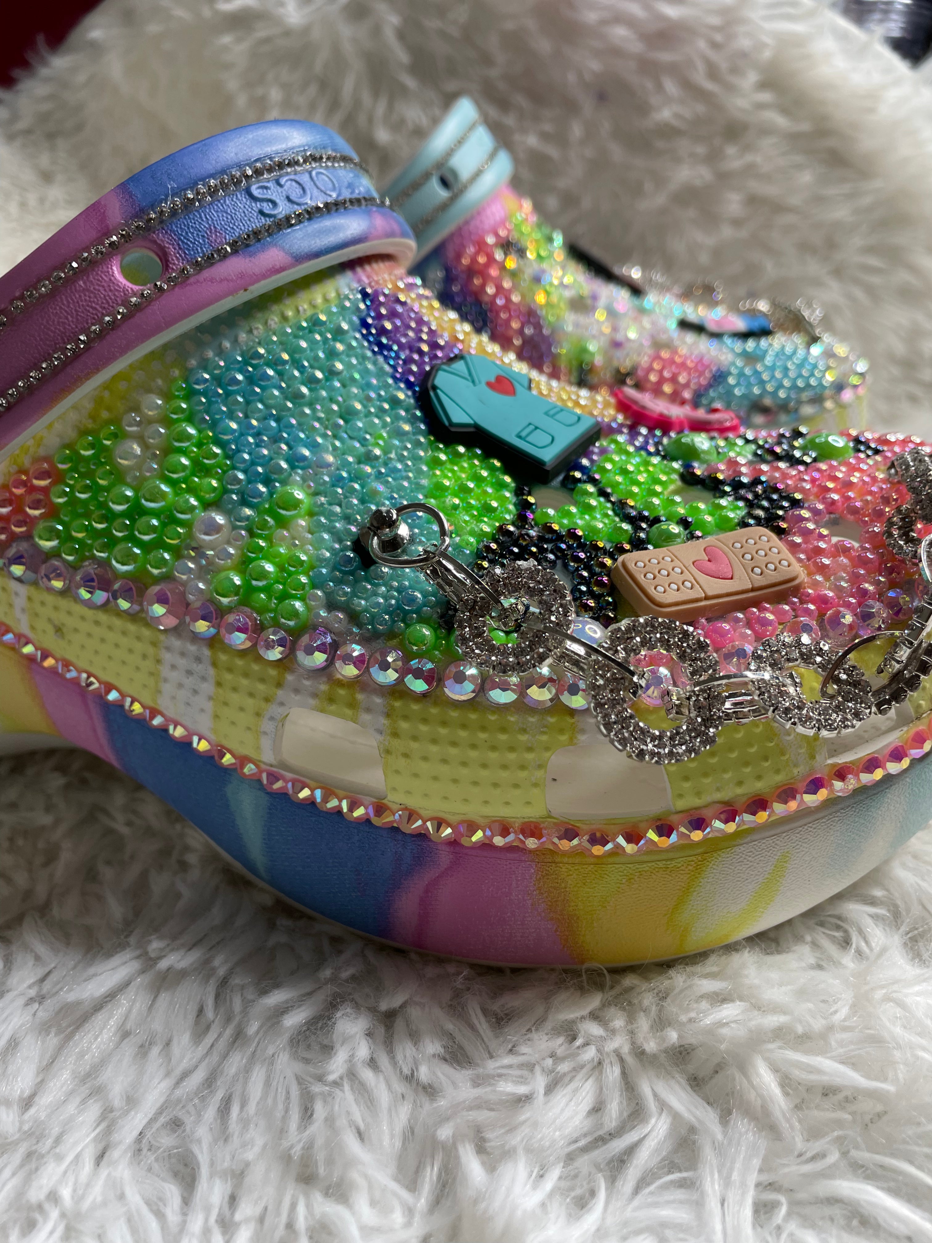 Bling-Bling Crocs – Hooked and Be